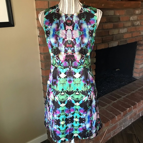 Milly Dresses & Skirts - Milly Kaleidoscope Sleeveless Shift Dress Sz 8
